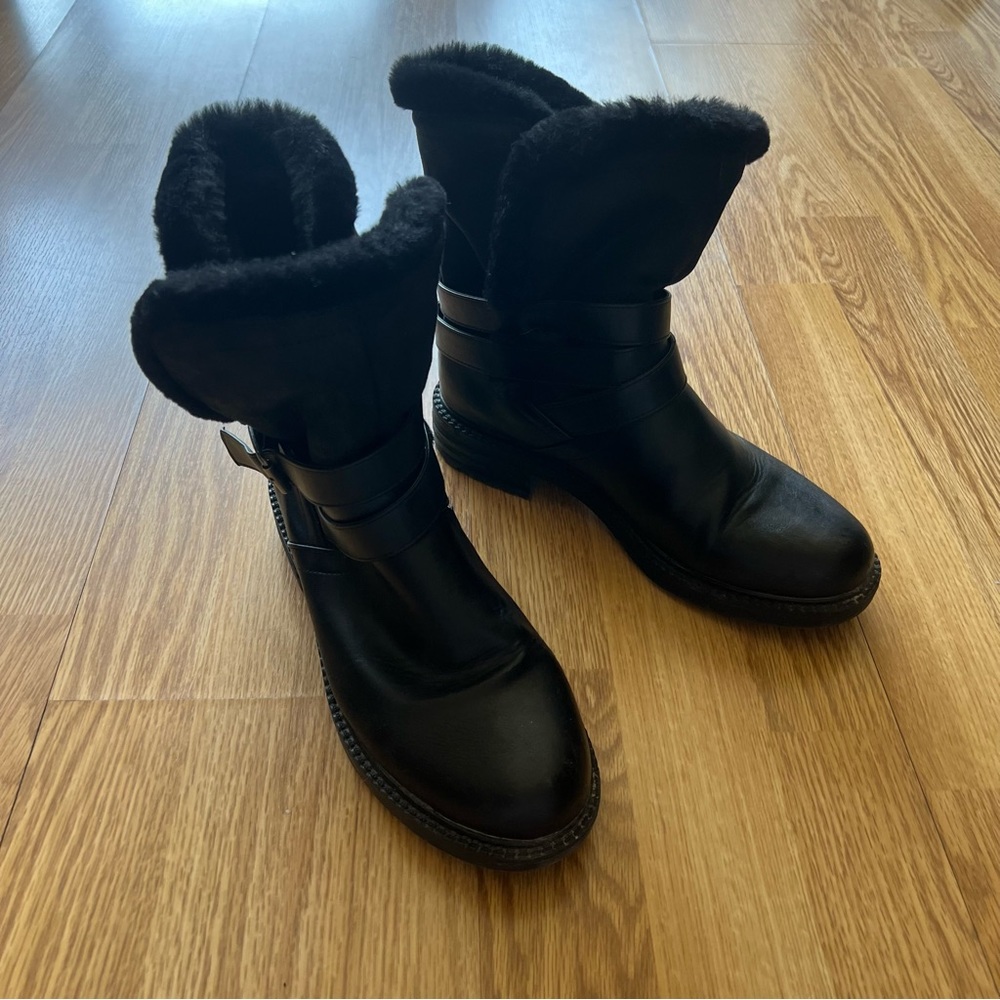Snow Boots - Picture 2 of 7